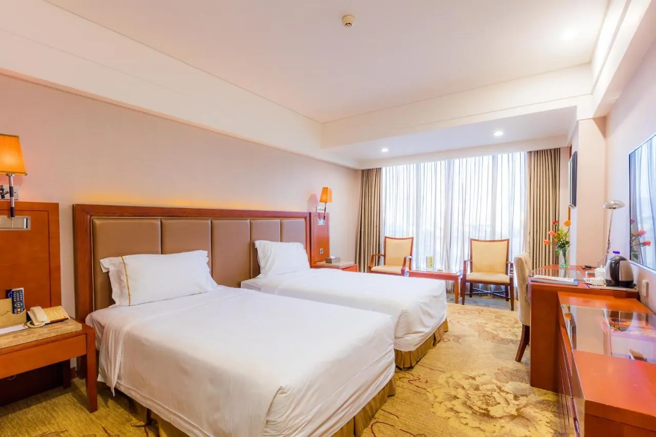 Zhuhai Guotai Hotel 4*,