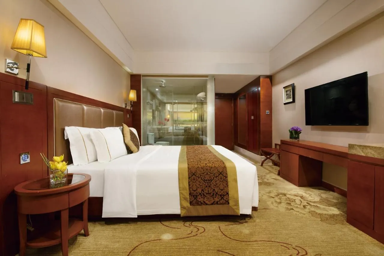 Zhuhai Guotai Hotel 4*,