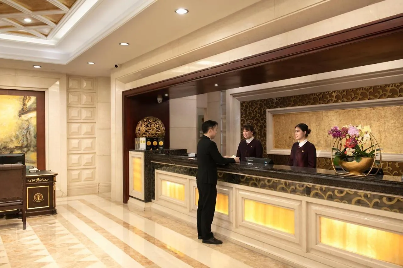 Zhuhai Guotai Hotel 4*,