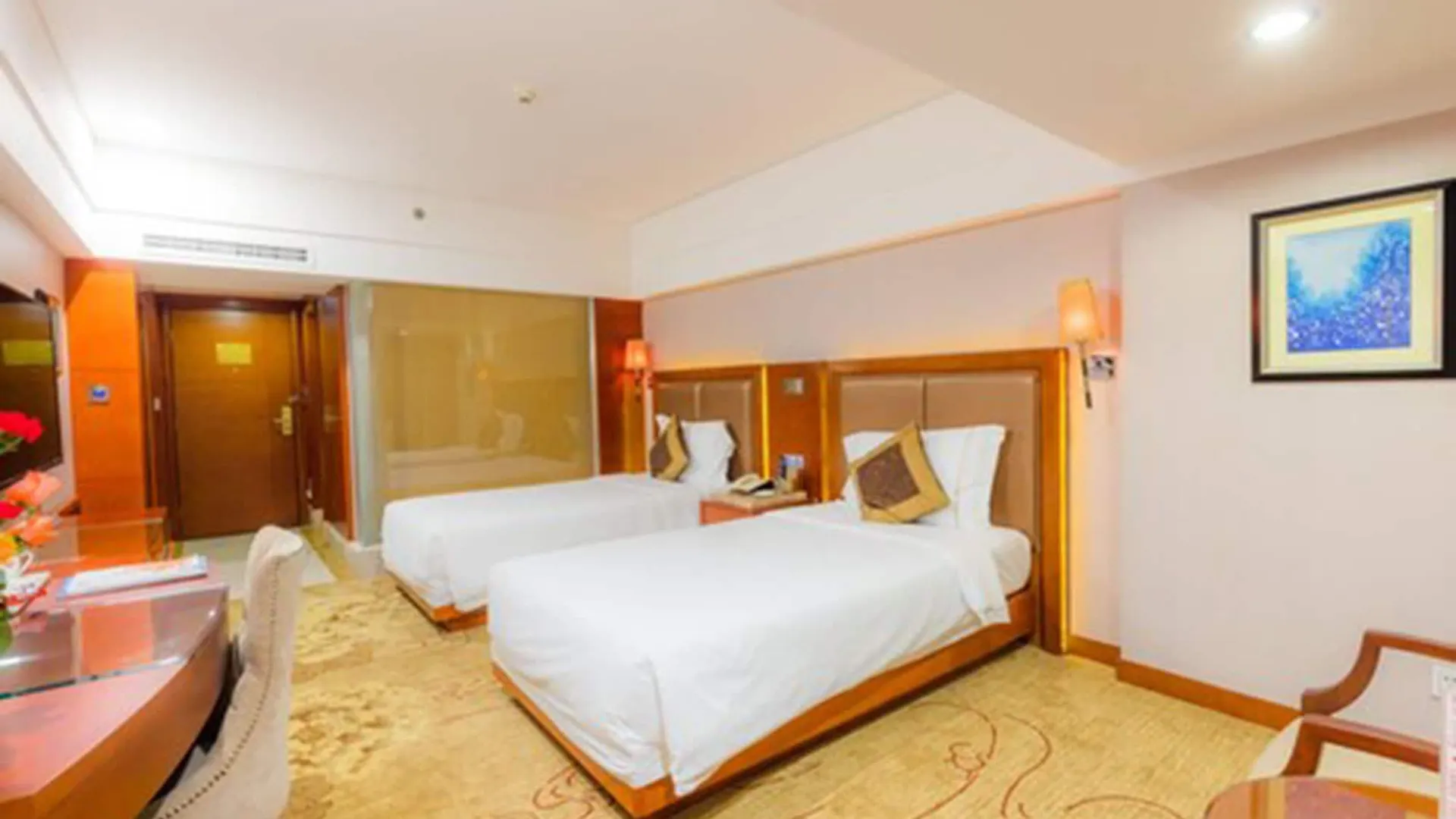 Zhuhai Guotai Hotel 4*,