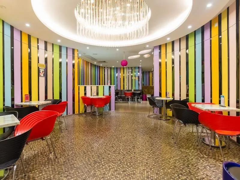 Zhuhai Guotai Hotel 4*,